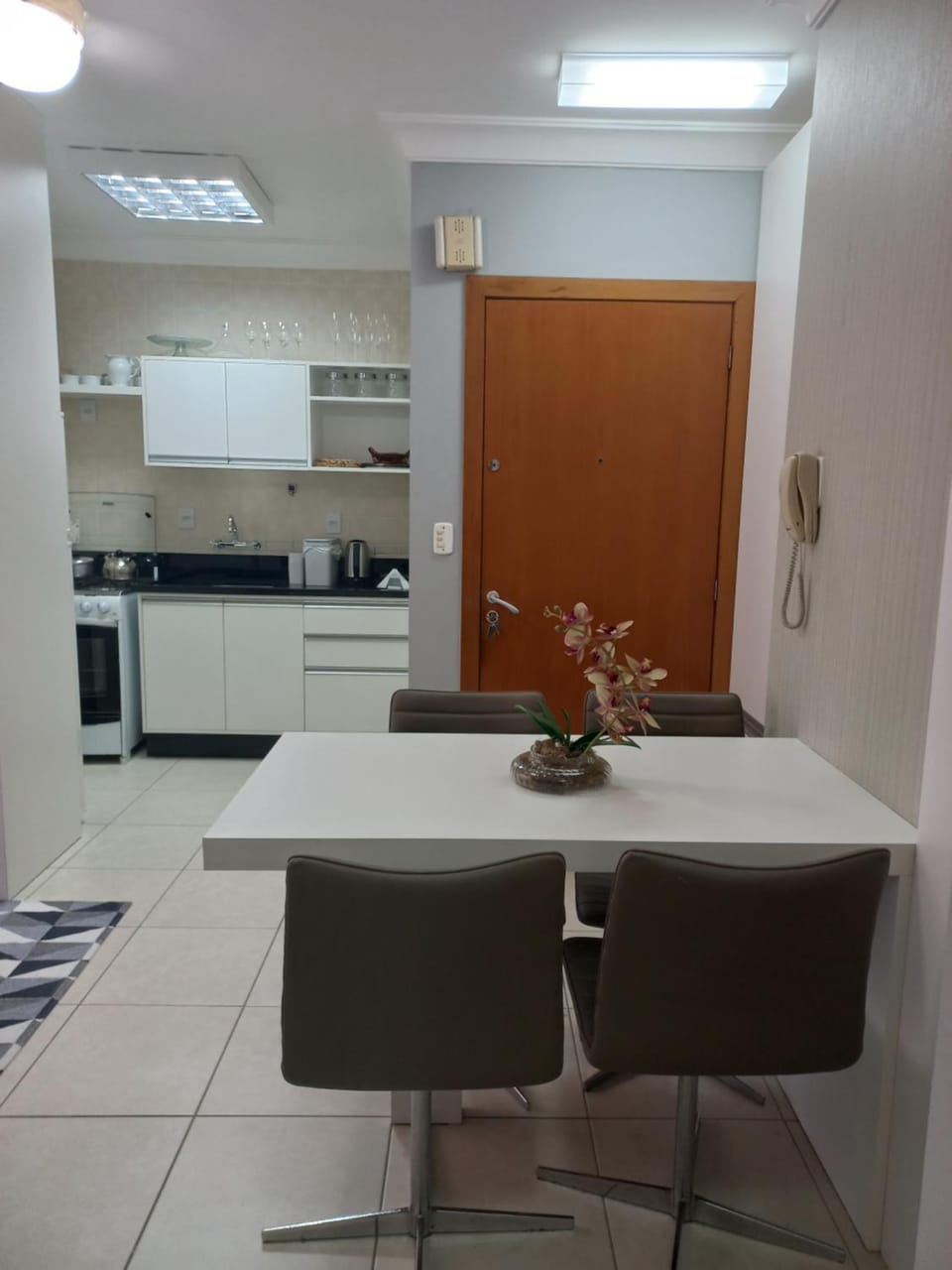 Kitchen or kitchenette, Dining area, minibar, oven, stove, toaster