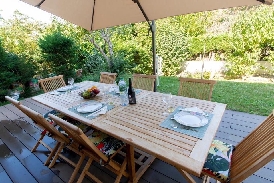 Patio, Spring, Day, Garden, Garden, Balcony/Terrace, Garden view