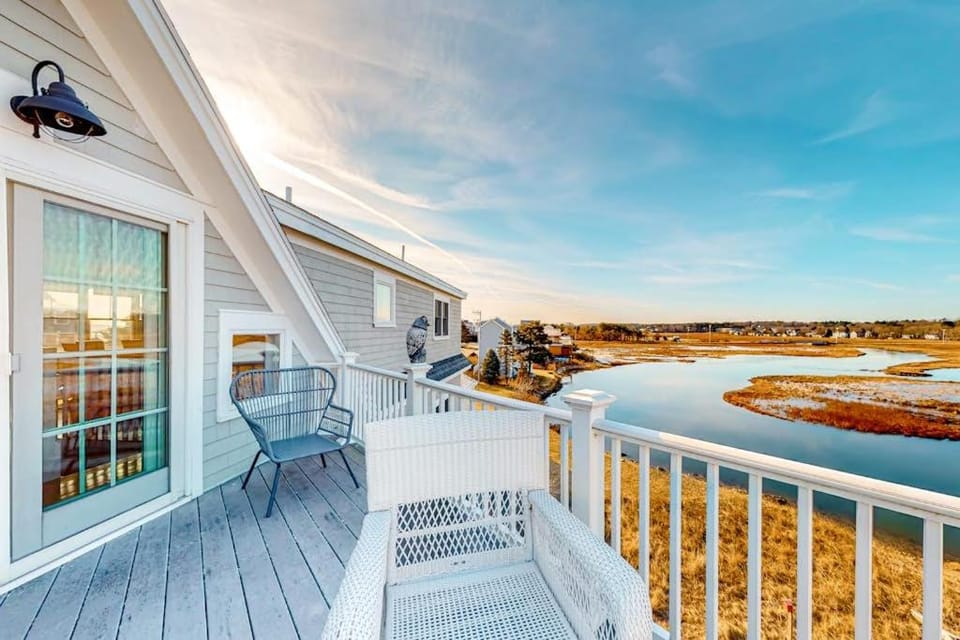 Sunset View House in Moody Beach