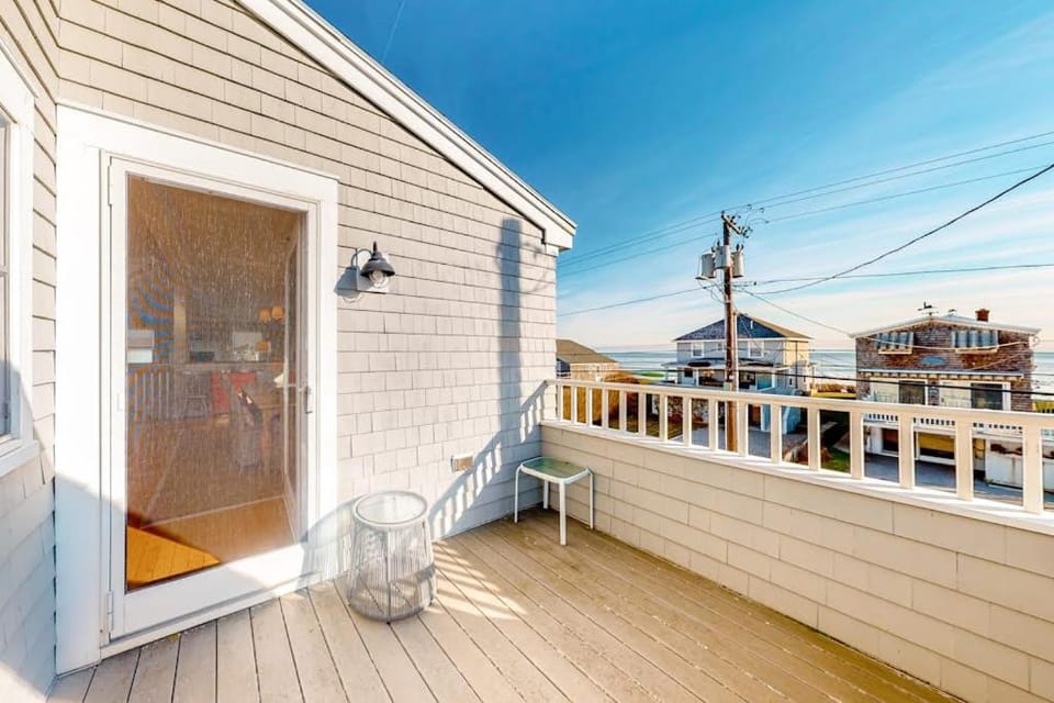 Sunset View House in Moody Beach