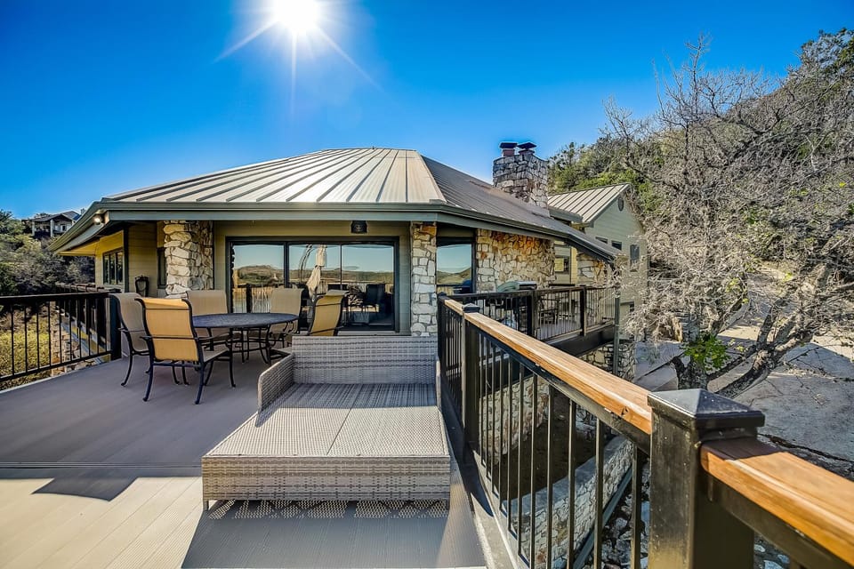 Stone Lodge House in Lake Travis