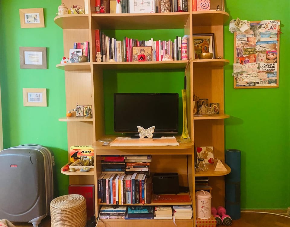 Library, Living room