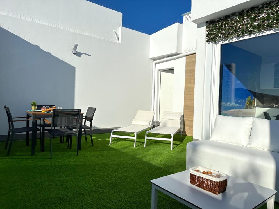 Day, Balcony/Terrace, Seating area