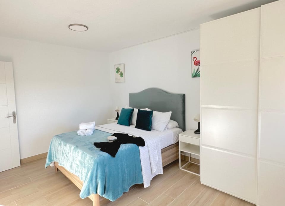 Bed, Bedroom, wardrobe