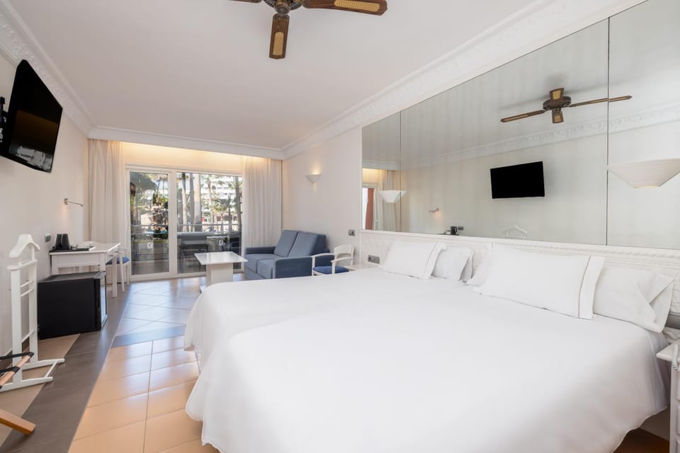 Playacapricho Hotel in Roquetas de Mar