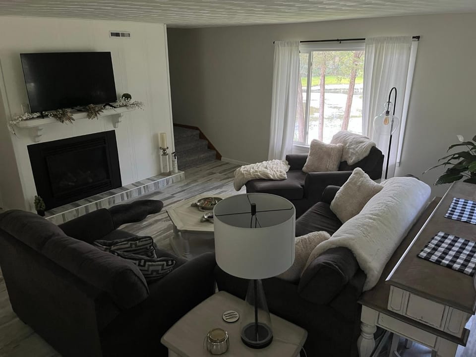 Living room, Seating area