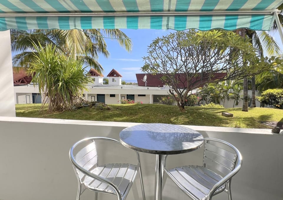 View (from property/room), Garden view, Sea view