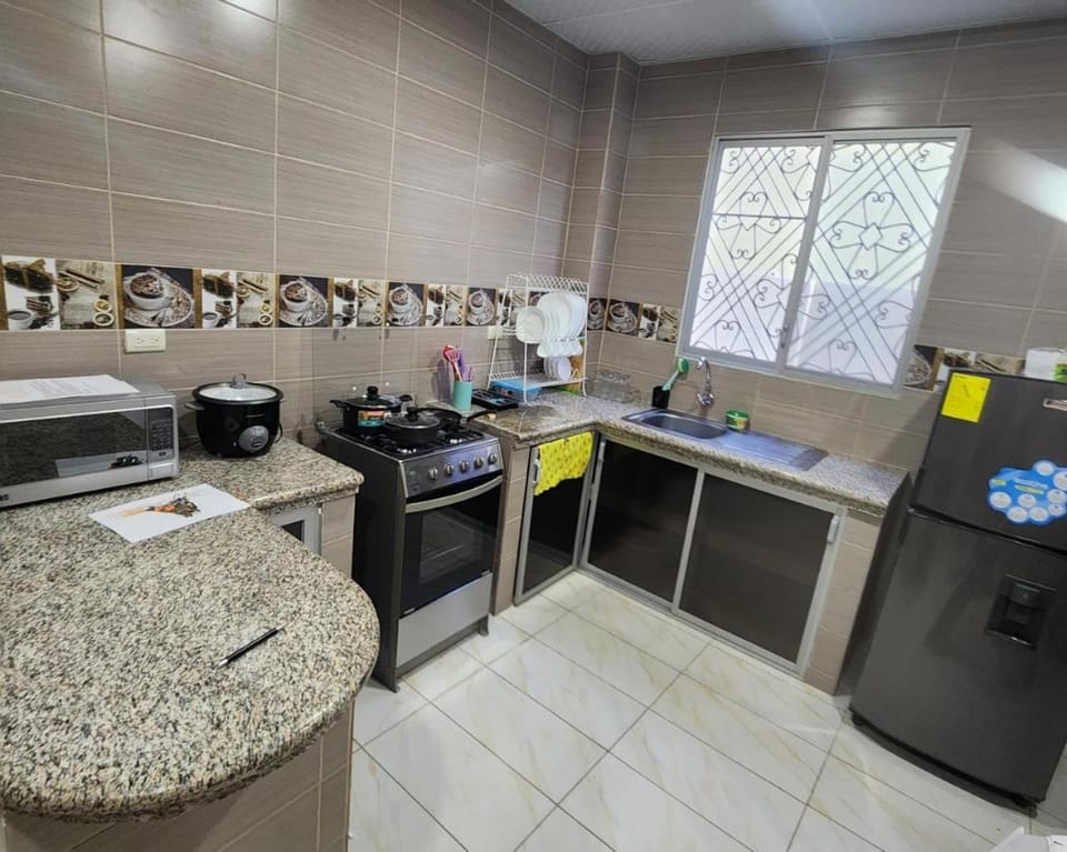 Kitchen or kitchenette, Kitchen or kitchenette, dishwasher, minibar, stove