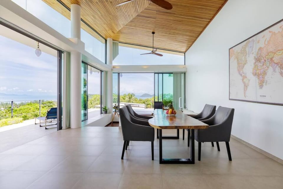 View (from property/room), Living room, Seating area, Dining area