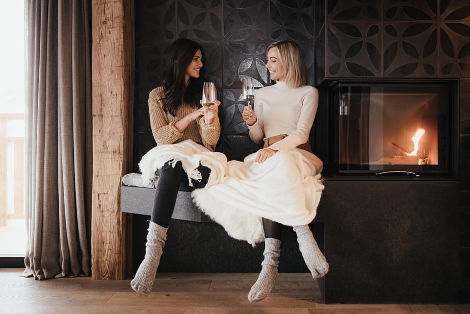 Decorative detail, concierge, flat iron