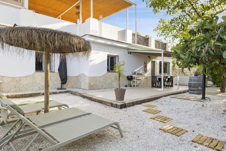 Balcony/Terrace, sunbed