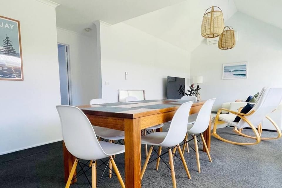 Dining area, hair dresser