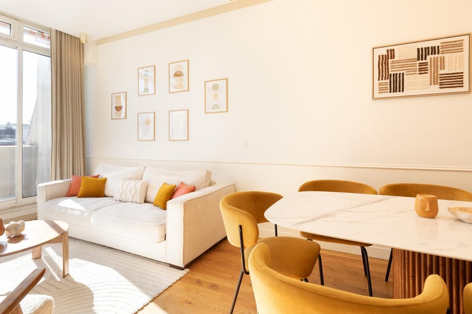 Living room, Seating area, Dining area