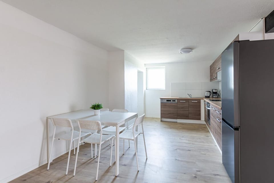 Kitchen or kitchenette, Dining area, dishwasher, minibar, pet friendly, stove