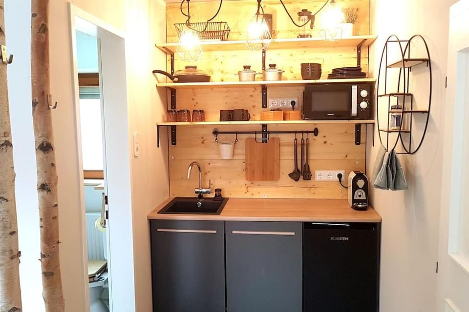 Coffee/tea facilities, minibar, stove