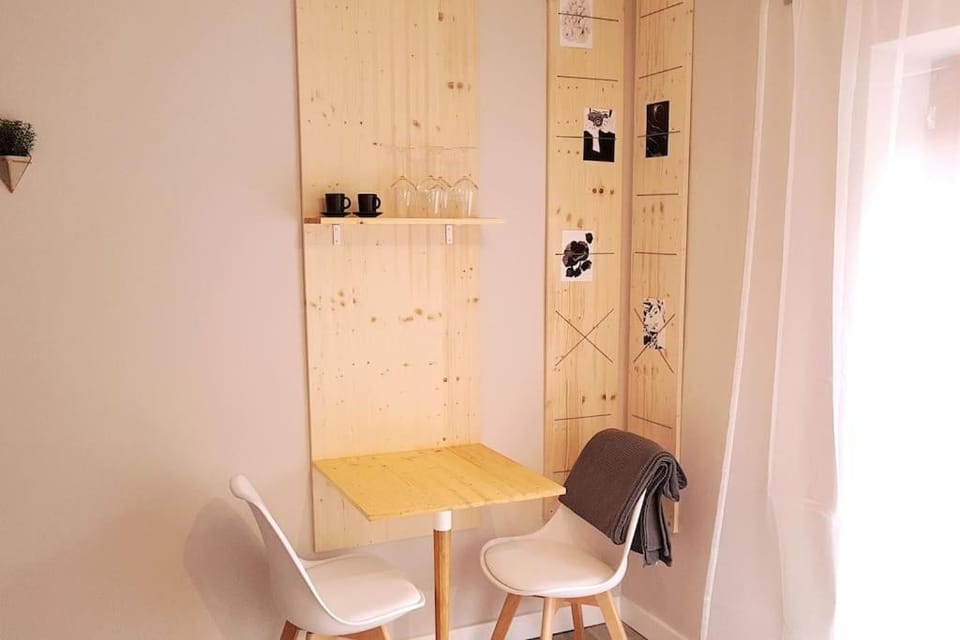 Seating area, Dining area
