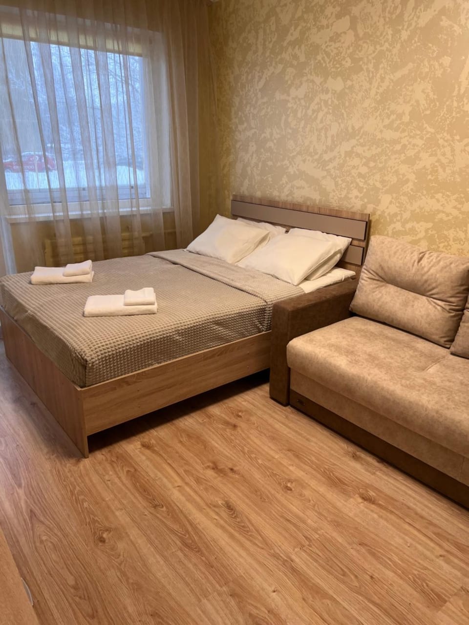 Bed, Photo of the whole room, Seating area