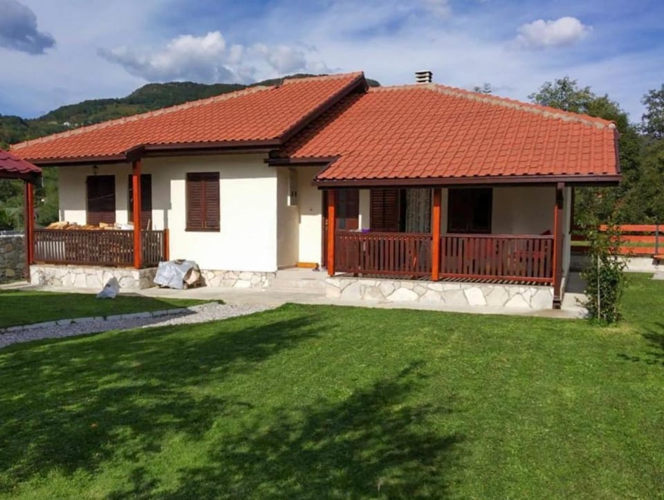 Property building, Garden, Garden view