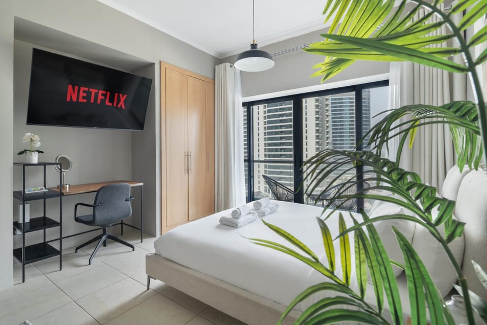 Photo of the whole room, Bedroom