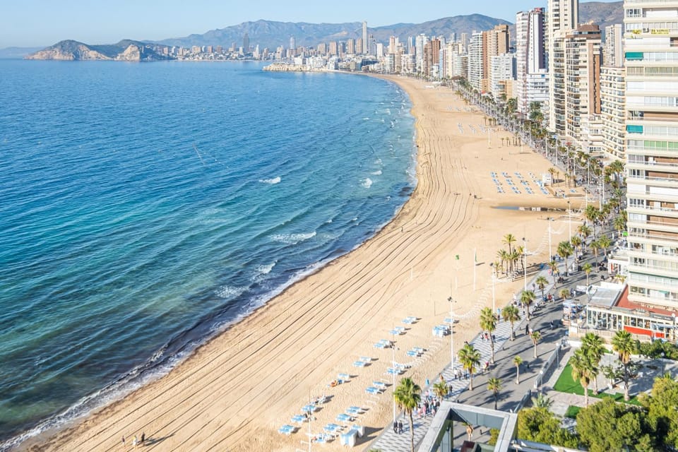 Nearby landmark, Off site, Day, Natural landscape, Beach, City view, Mountain view, Sea view