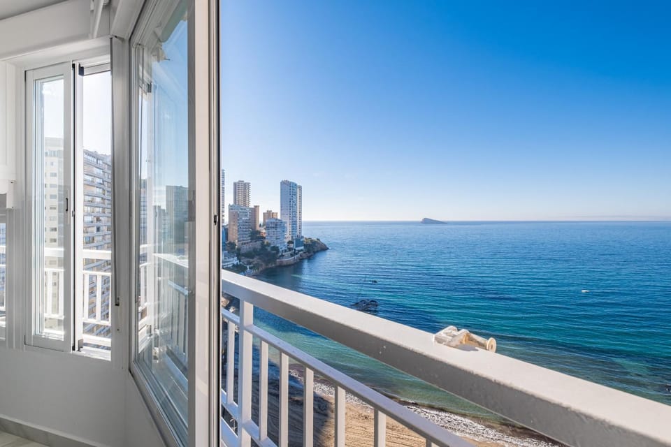 View (from property/room), Balcony/Terrace, City view, Sea view