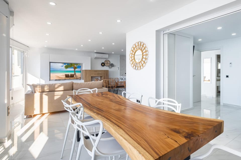 TV and multimedia, Living room, Dining area