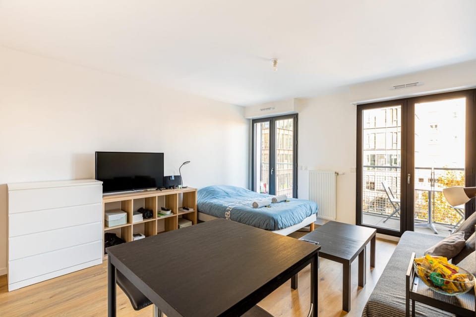GuestReady - Nice cosy studio with a balcony Apartment in Puteaux
