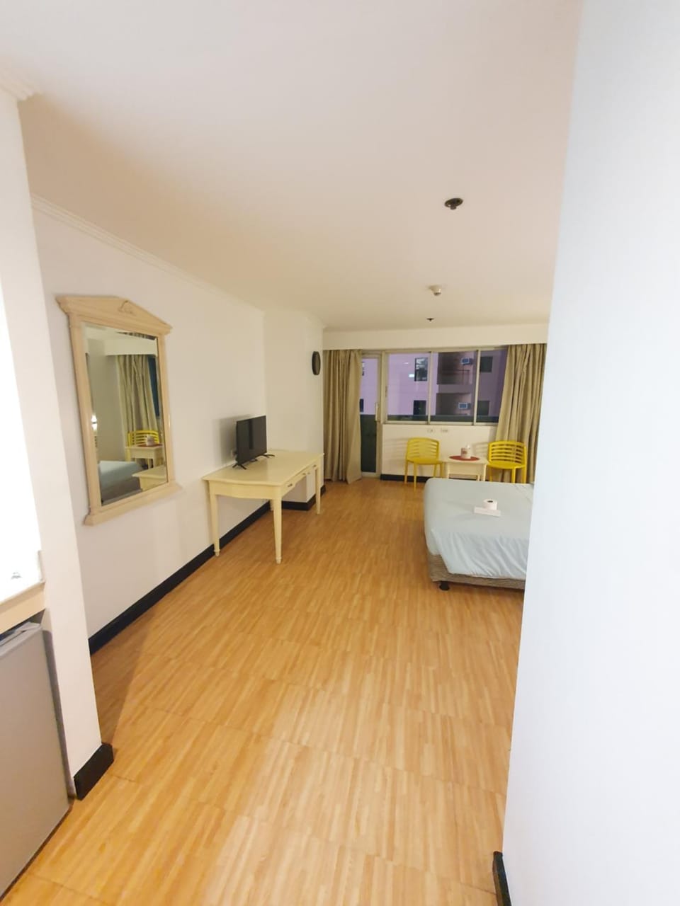 SAB R. CONDOTE'L SUITES Apartment hotel in Makati
