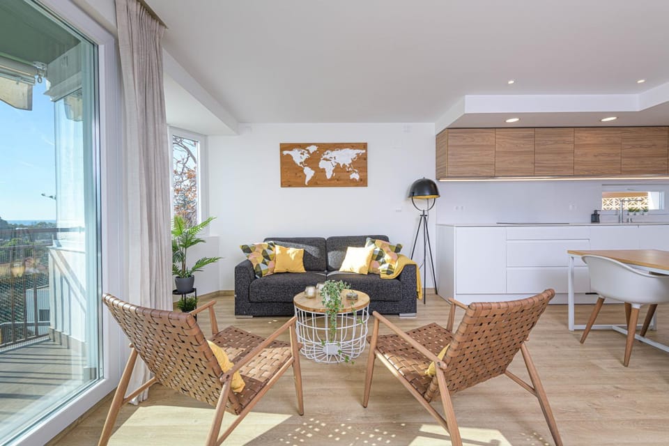 Balcony/Terrace, Kitchen or kitchenette, Living room, Dining area