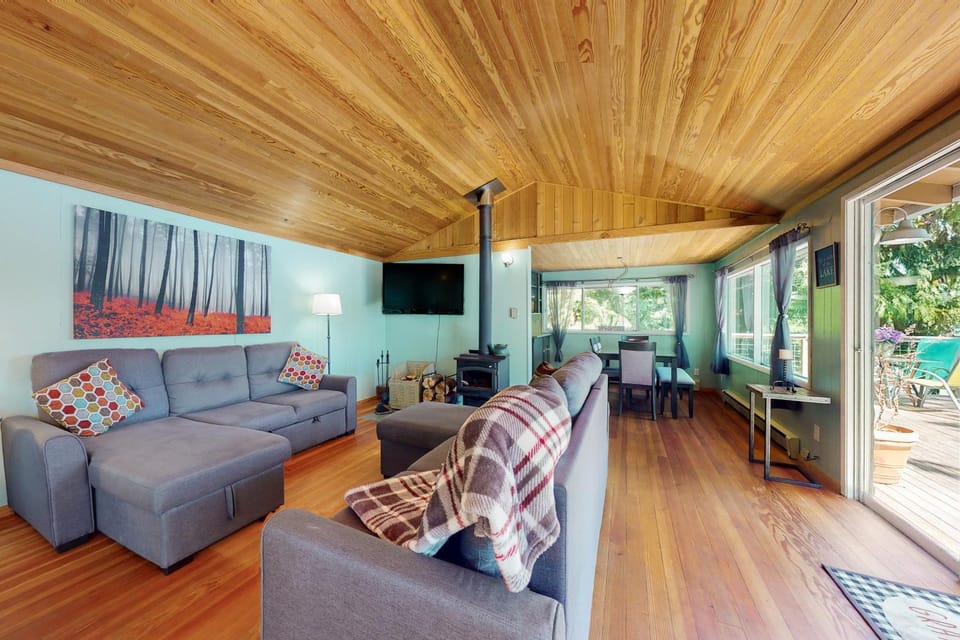 Lake Benson Rendezvous House in Puget Sound