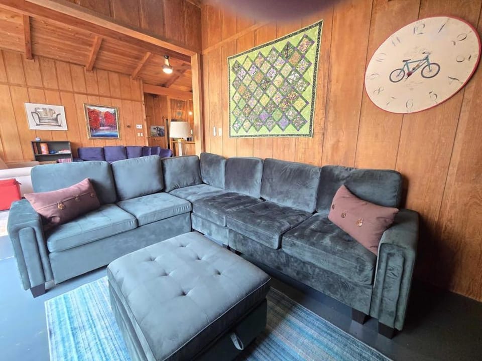 Petoskey Stone Lodge House in Torch Lake