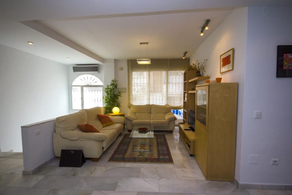 Communal lounge/ TV room, Living room
