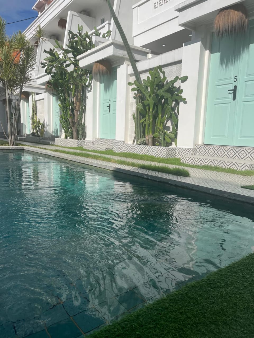 Swimming pool