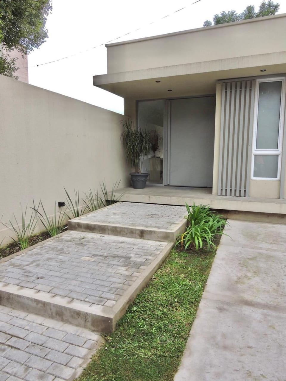 Facade/entrance
