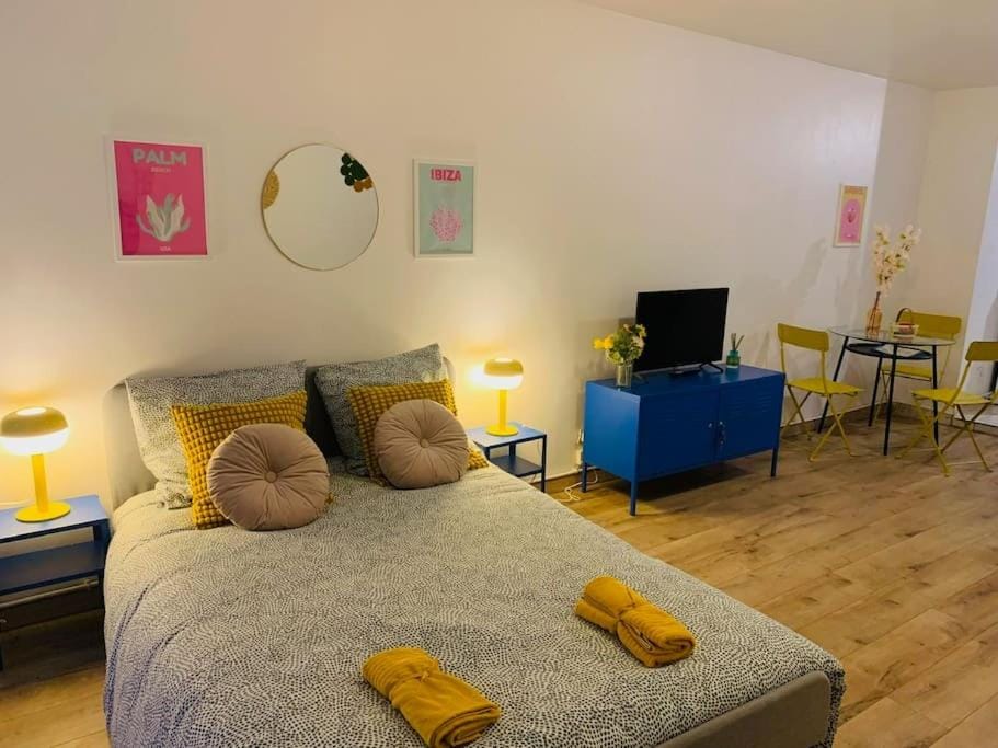 cocooning modern design studio Apartment in Hauts-de-France