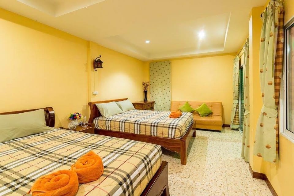Bed, Photo of the whole room, Bedroom, towels