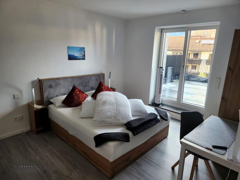 Bed, Balcony/Terrace, Decorative detail, Bedroom, towels