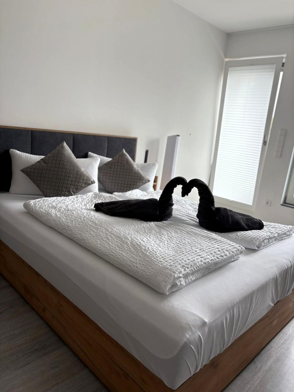Bed, Photo of the whole room, Decorative detail, Bedroom, towels
