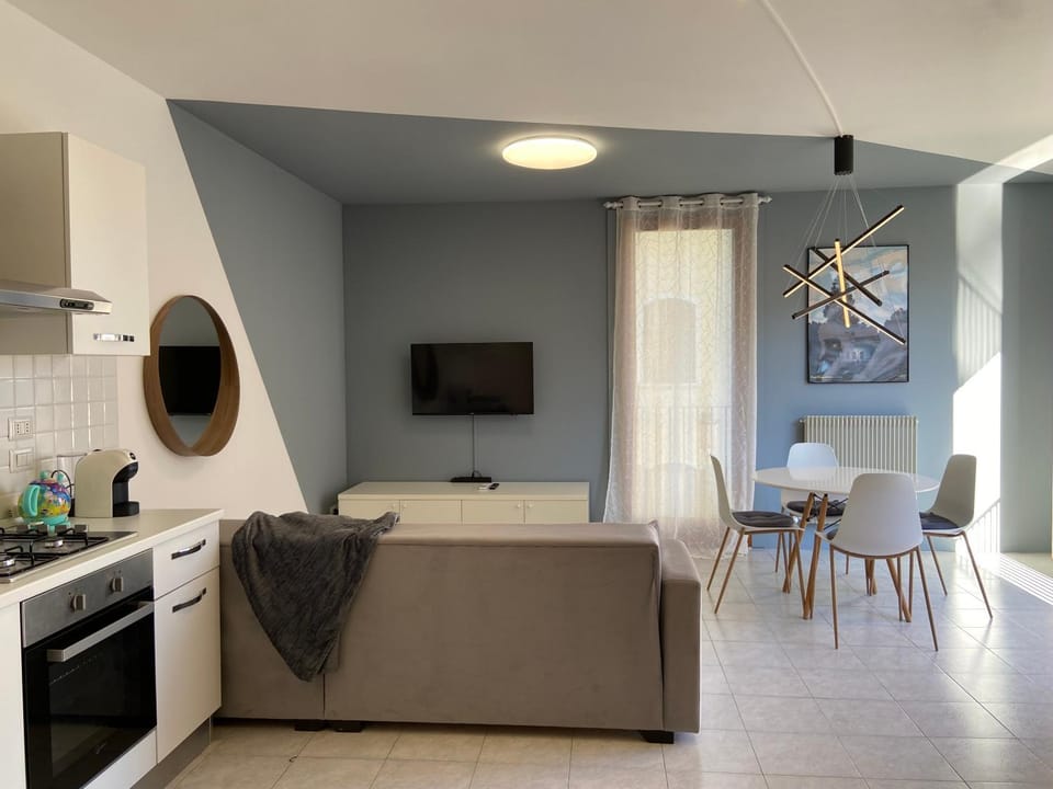 TV and multimedia, Kitchen or kitchenette, Living room, Seating area, Dining area, pet friendly, stove