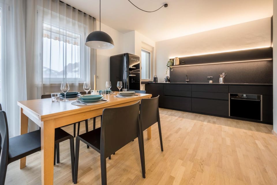 Property building, Kitchen or kitchenette, Living room