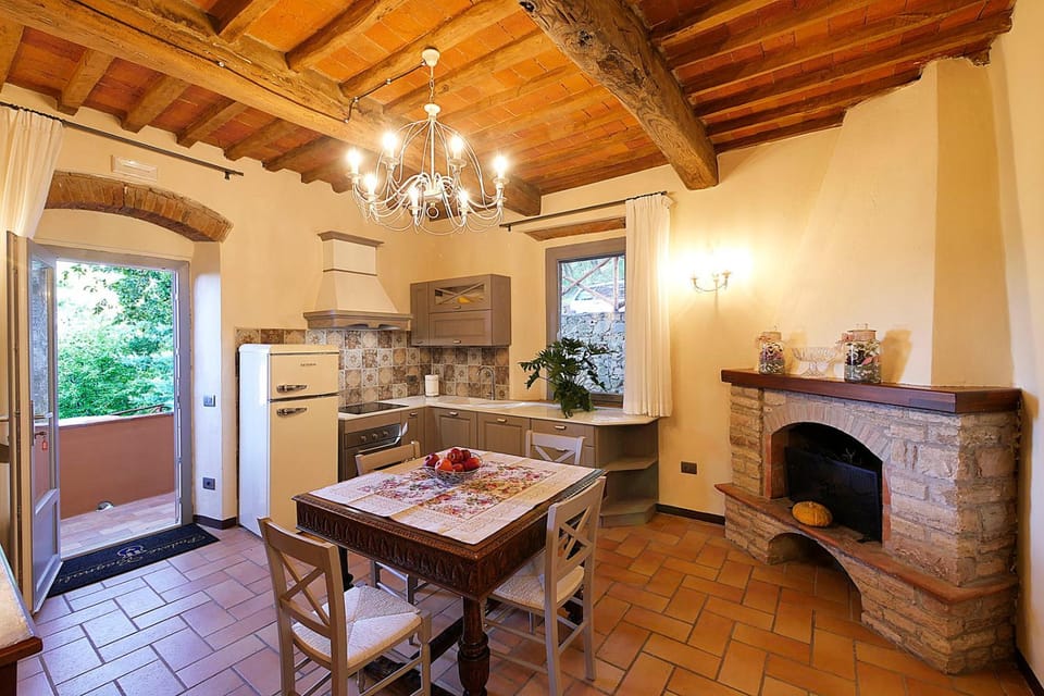 Kitchen or kitchenette, flat iron