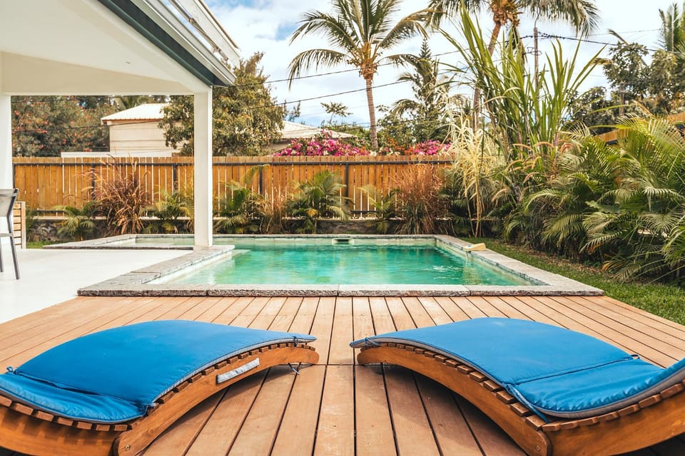Patio, Day, Natural landscape, Garden, Garden view, Pool view, Swimming pool, sunbed