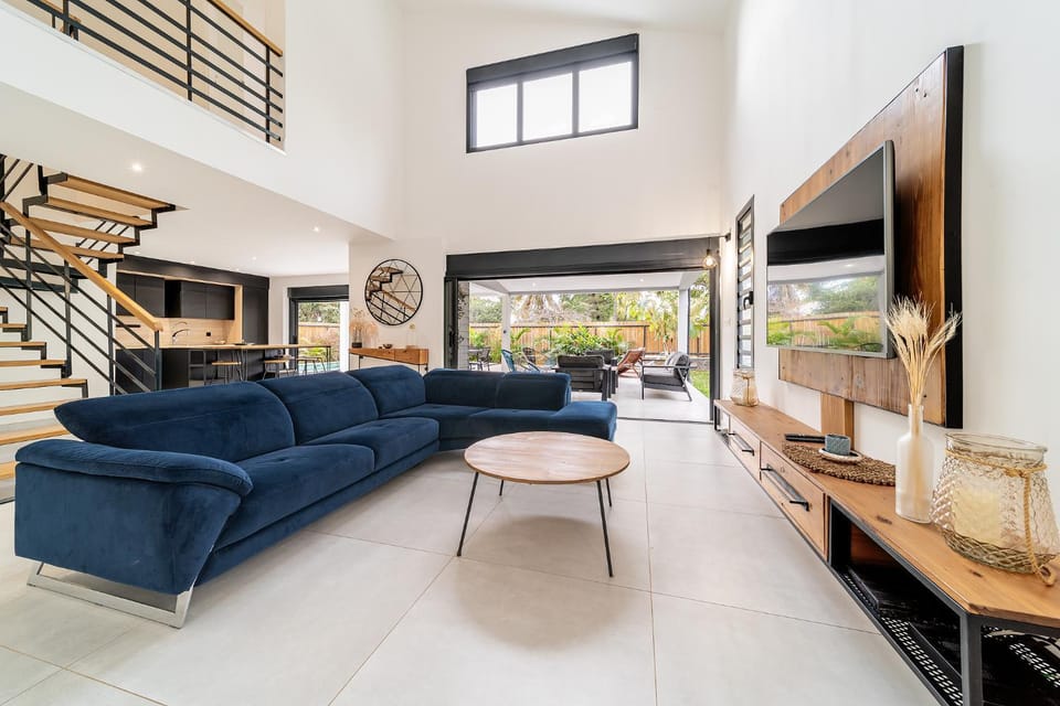 TV and multimedia, Balcony/Terrace, Living room