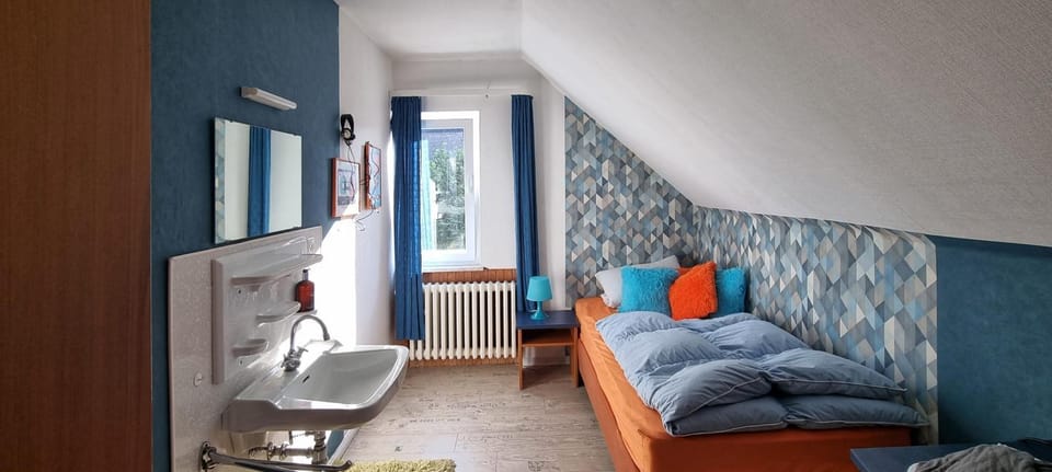 Bed, Bathroom, Photo of the whole room