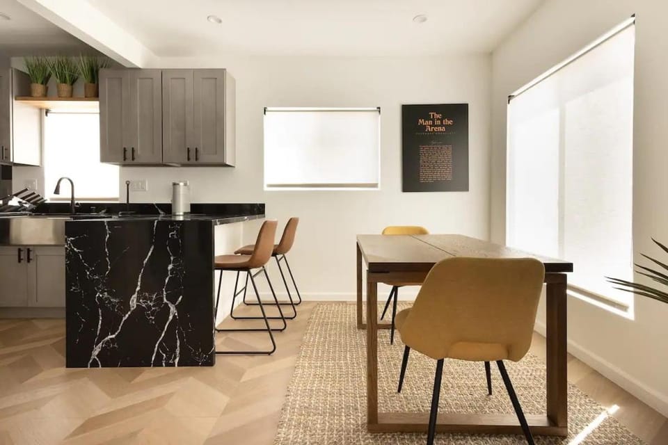 Coziest 1BD Bungalow 8min from airport, 4 min SoFi Villa in Westmont