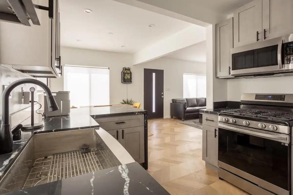 Coziest 1BD Bungalow 8min from airport, 4 min SoFi Villa in Westmont