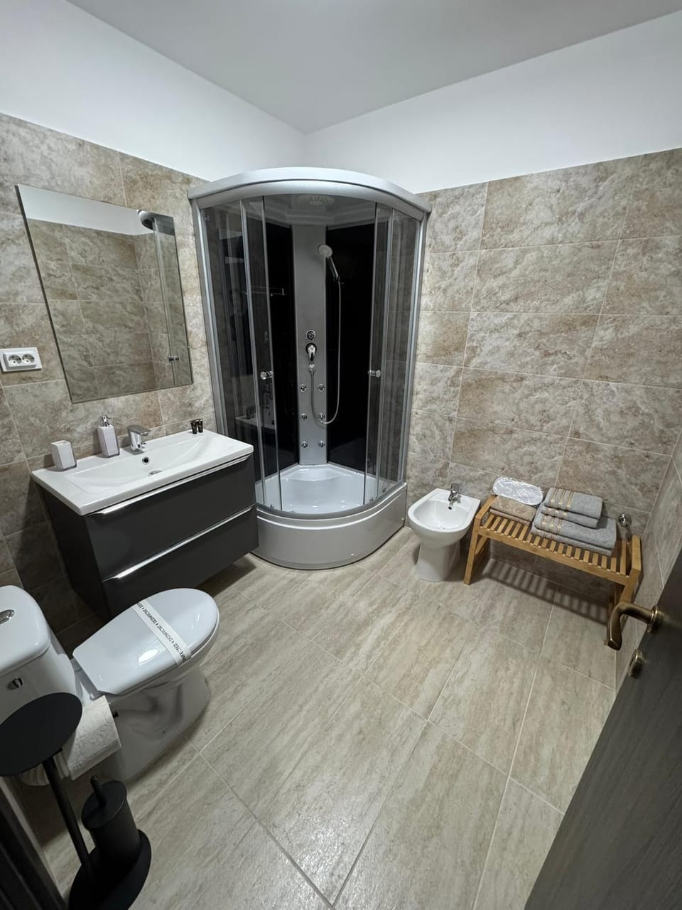 Shower, Toilet, Bathroom, bidet