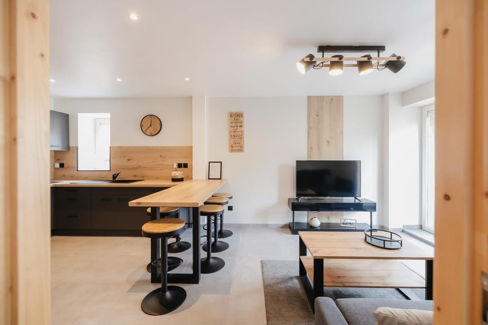 TV and multimedia, Dining area