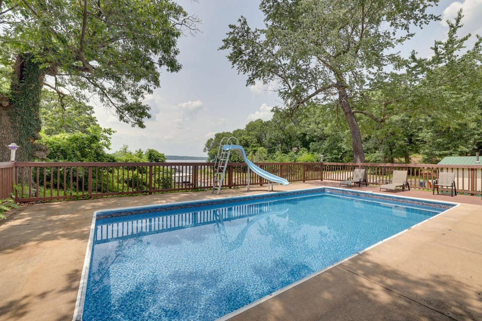 Lakefront Cabin: Boat Dock, Pool & Hot Tub Cabin in Ozark Mountains