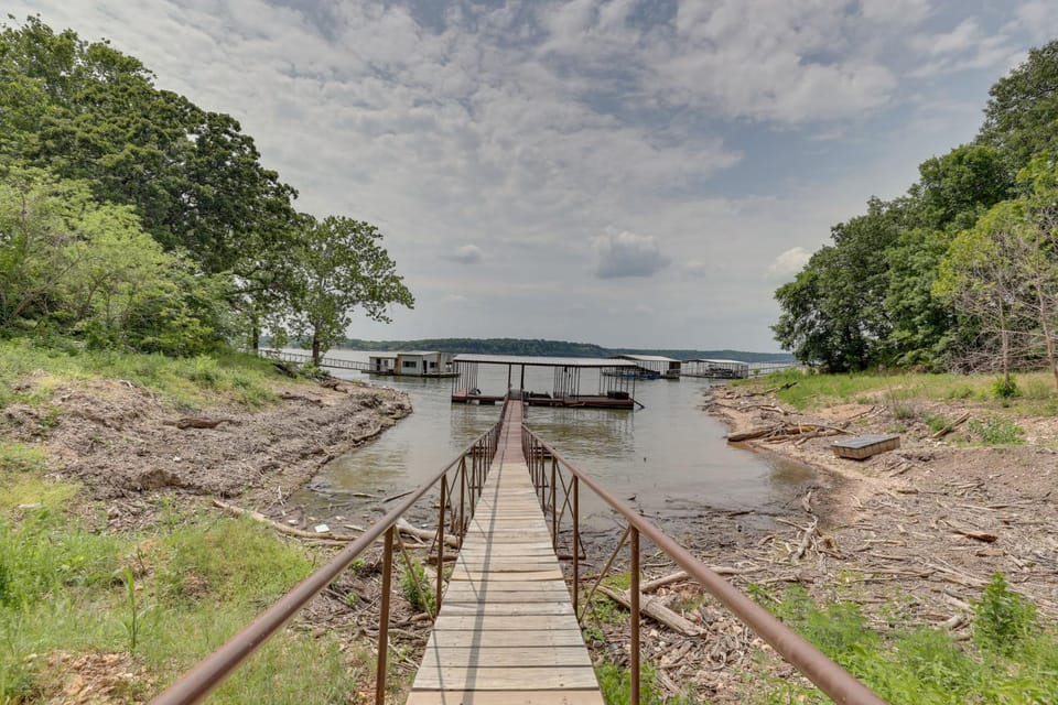 Shared Dock and Seasonal Pool Lakefront Grove Cabin Cabin in Ozark Mountains